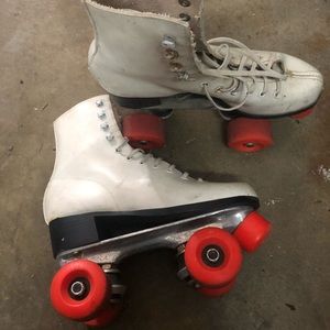 Roller Derby Vintage skates. Size 6. Fits like 6 1/2-7.